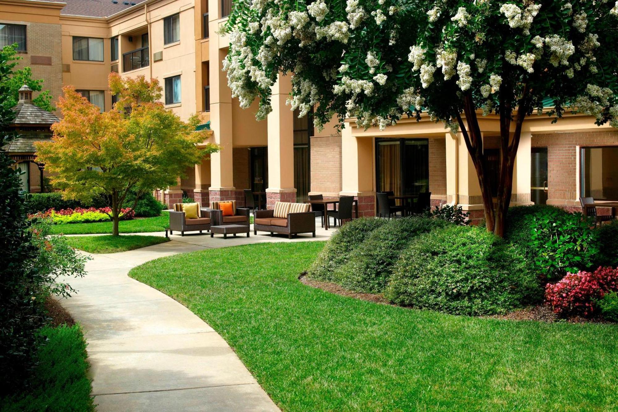 Courtyard By Marriott Atlanta Alpharetta Otel Dış mekan fotoğraf